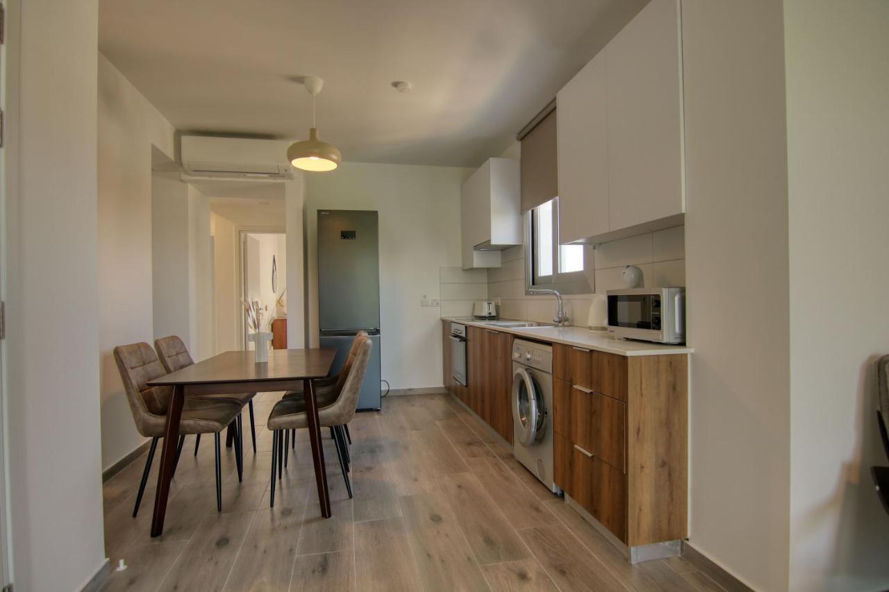 Phaedrus Living Coral Suites Aura Larnaca Buitenkant foto