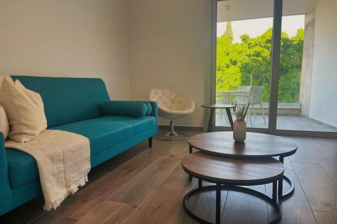 Phaedrus Living Coral Suites Aura Larnaca Buitenkant foto