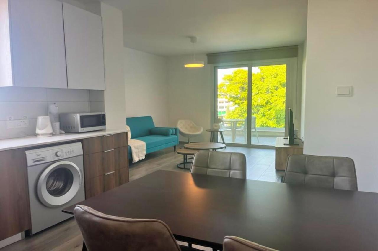 Phaedrus Living Coral Suites Aura Larnaca Buitenkant foto